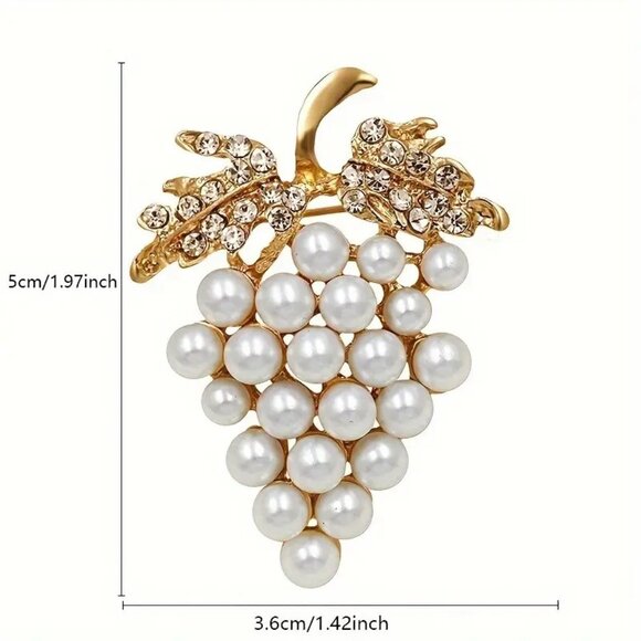 Brooch Pearl Grape Bunch Pin Rhinestones Fruit Purple Glam Hollywood Stylish Fun - Picture 2 of 2
